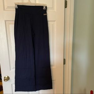 Navy Matilda Jane Finns. Size M. Great condition.